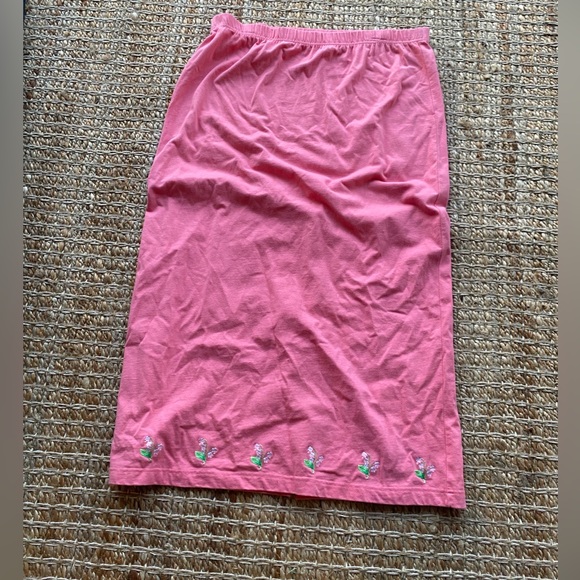 Full length skirt - Picture 1 of 3